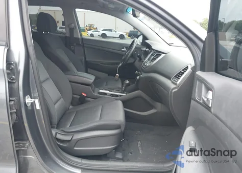 2017 Hyundai Tucson Value z USA, uszkodzony, nr VIN KM8J33A21HU560817